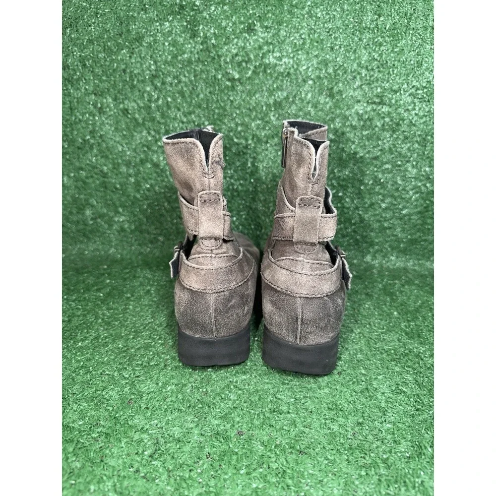 Born Kenya Ankle‎ Boots Booties Shoes Womens Size 8 Gray Distressed Suede Zip Up